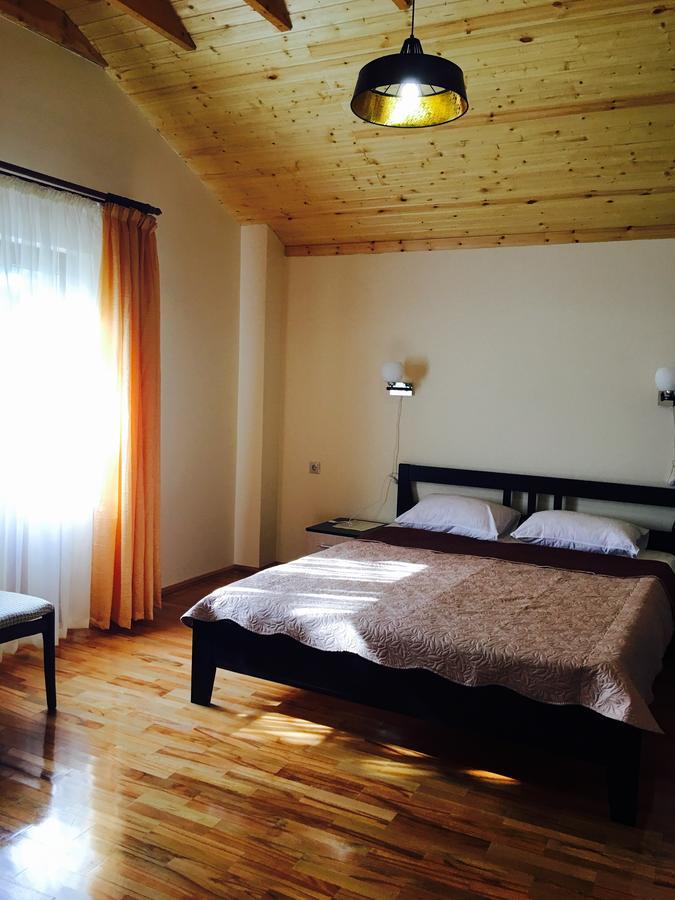 Киараз Старт Hotel Pitsunda Eksteriør billede