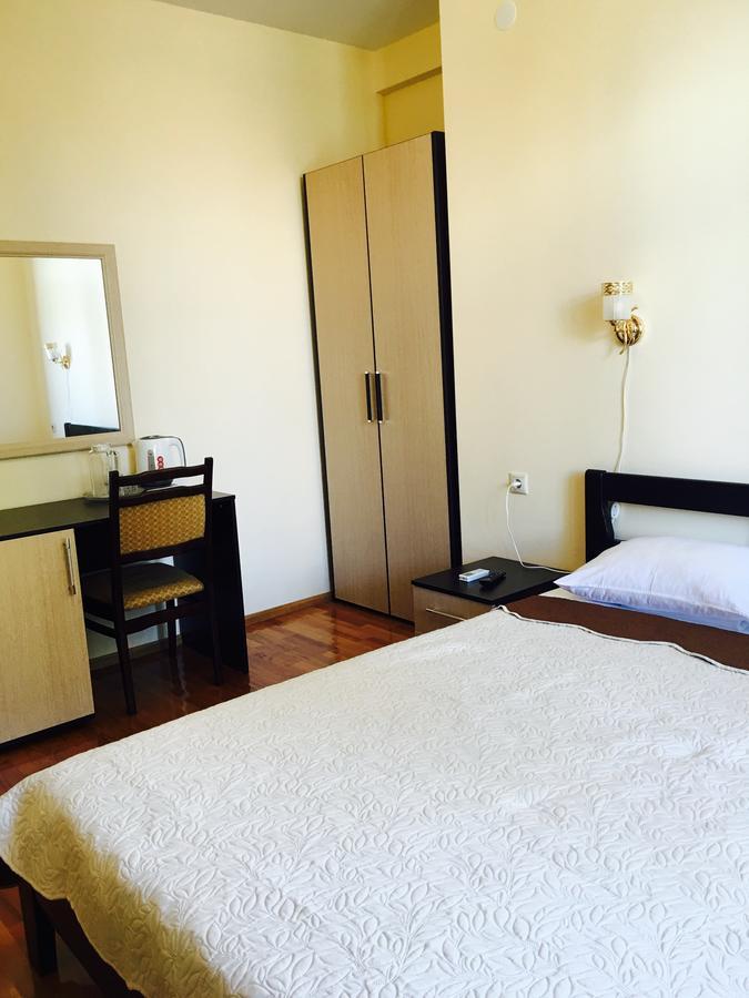 Киараз Старт Hotel Pitsunda Eksteriør billede