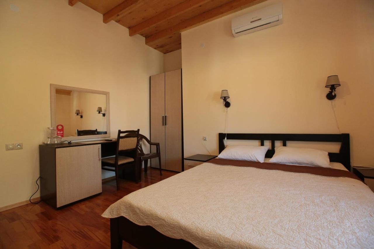 Киараз Старт Hotel Pitsunda Eksteriør billede