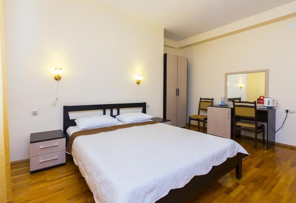 Киараз Старт Hotel Pitsunda Eksteriør billede